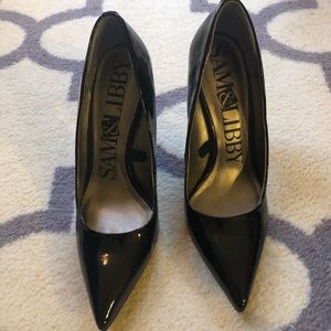 Sam & Libby black patent leather pump